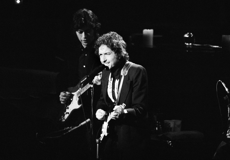 Bob Dylan at New York’s Madison Square Garden Jan. 30, 1974. Image via AP.